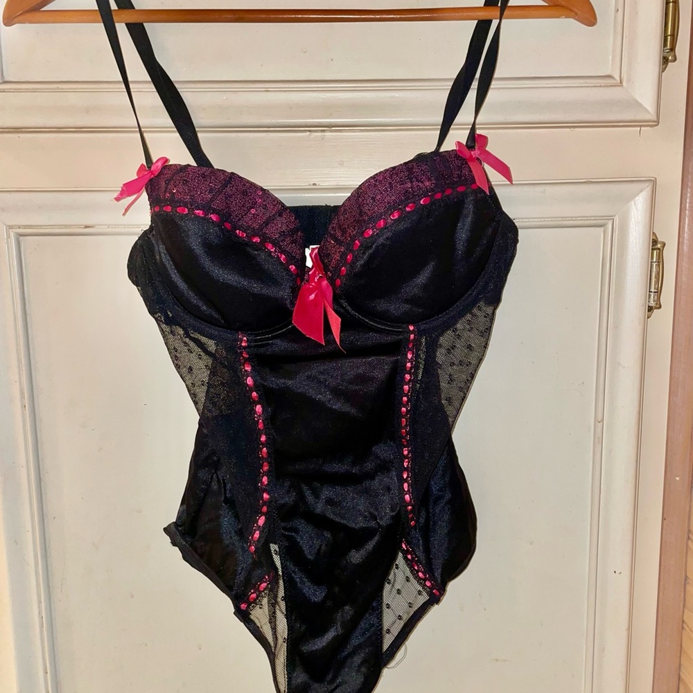 IC COLLECTION Black and Hot Pink Lace-Trim Bustier Bodysuit